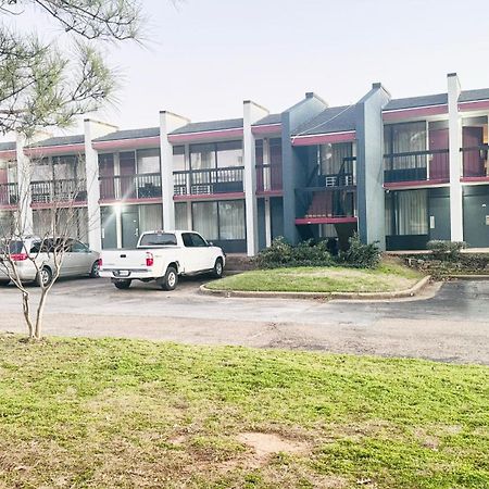 Magnuson Grand Hotel And Conference Center Tyler Exterior photo