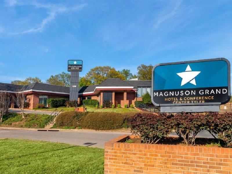 Magnuson Grand Hotel And Conference Center Tyler Exterior photo